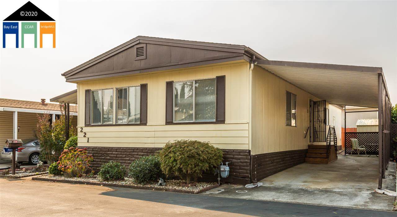 221 Sandstone - Photo 1
