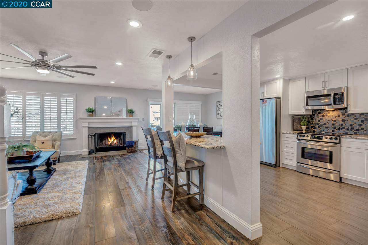 180 Pelican Loop - Photo 1