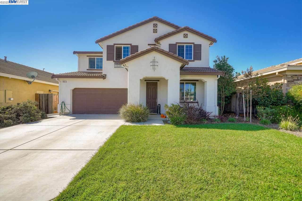 1323 Maple Dr - Photo 1