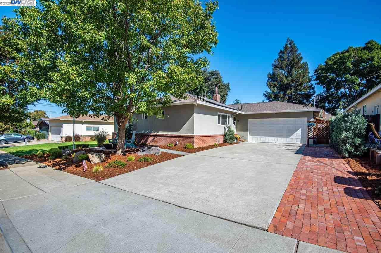 1088 Batavia Ave - Photo 1