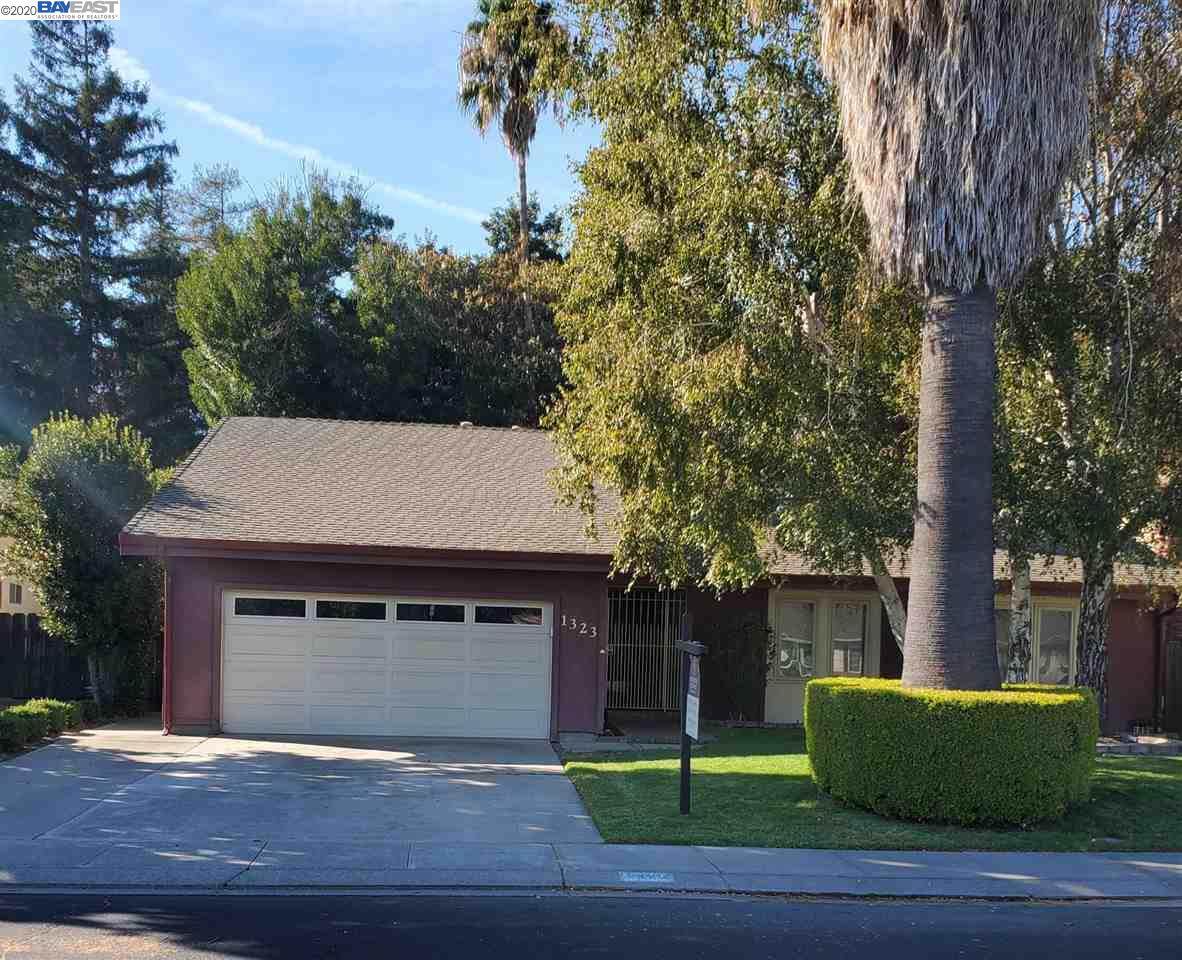 1323 Trailwood Ave - Photo 1