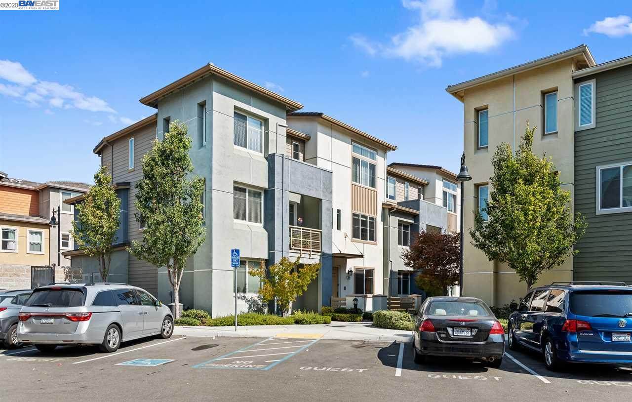 1050 Doheny Terrace - Photo 1