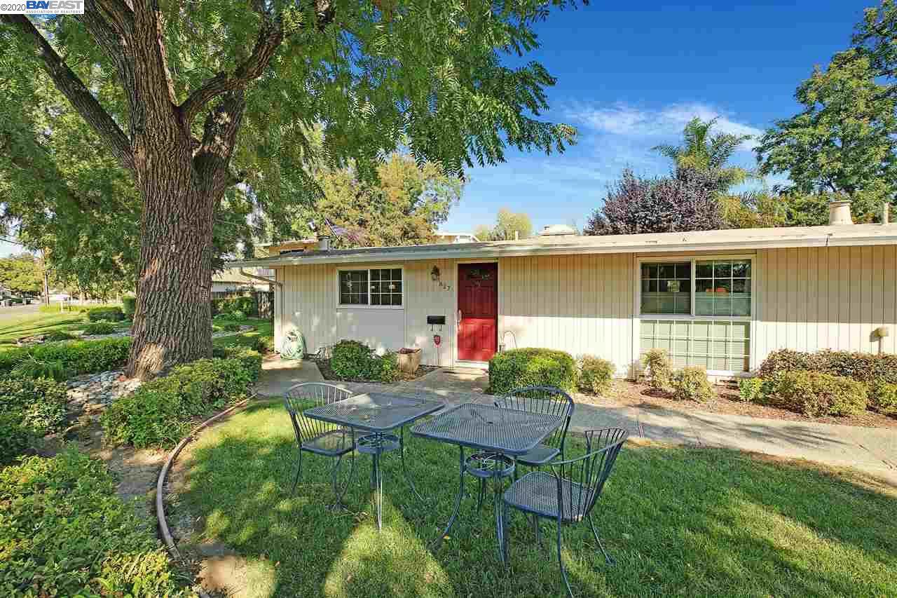 827 Division Street - Photo 1
