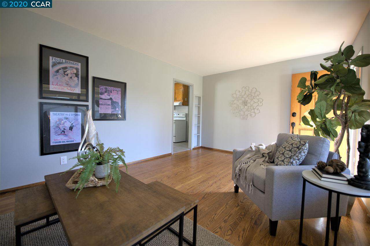 527 Lindley Dr - Photo 1