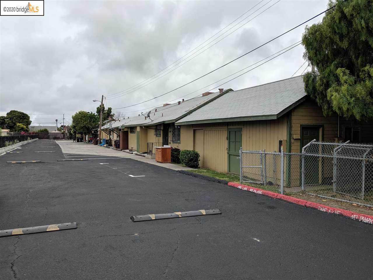 22307 Garden Ave - Photo 1