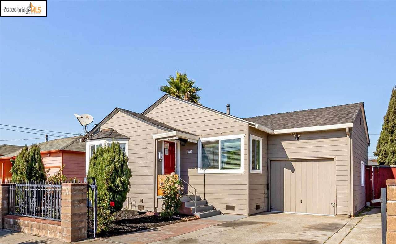 3807 Waller Ave - Photo 1