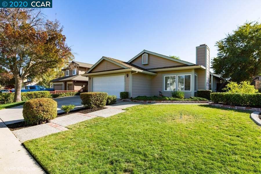 4533 Silvercrest Way - Photo 1