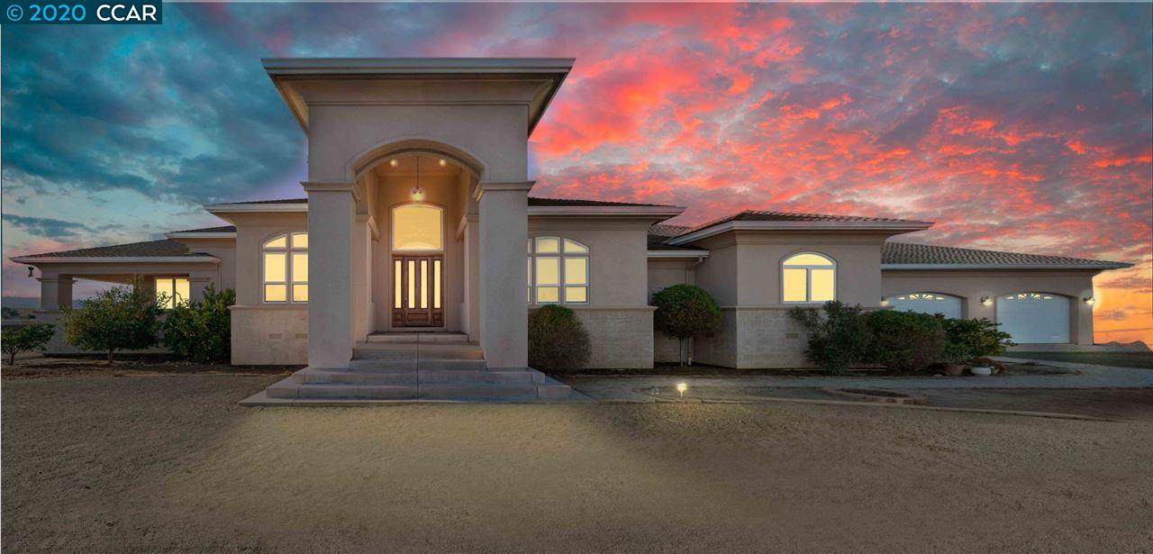 400 Hoffman Lane - Photo 1
