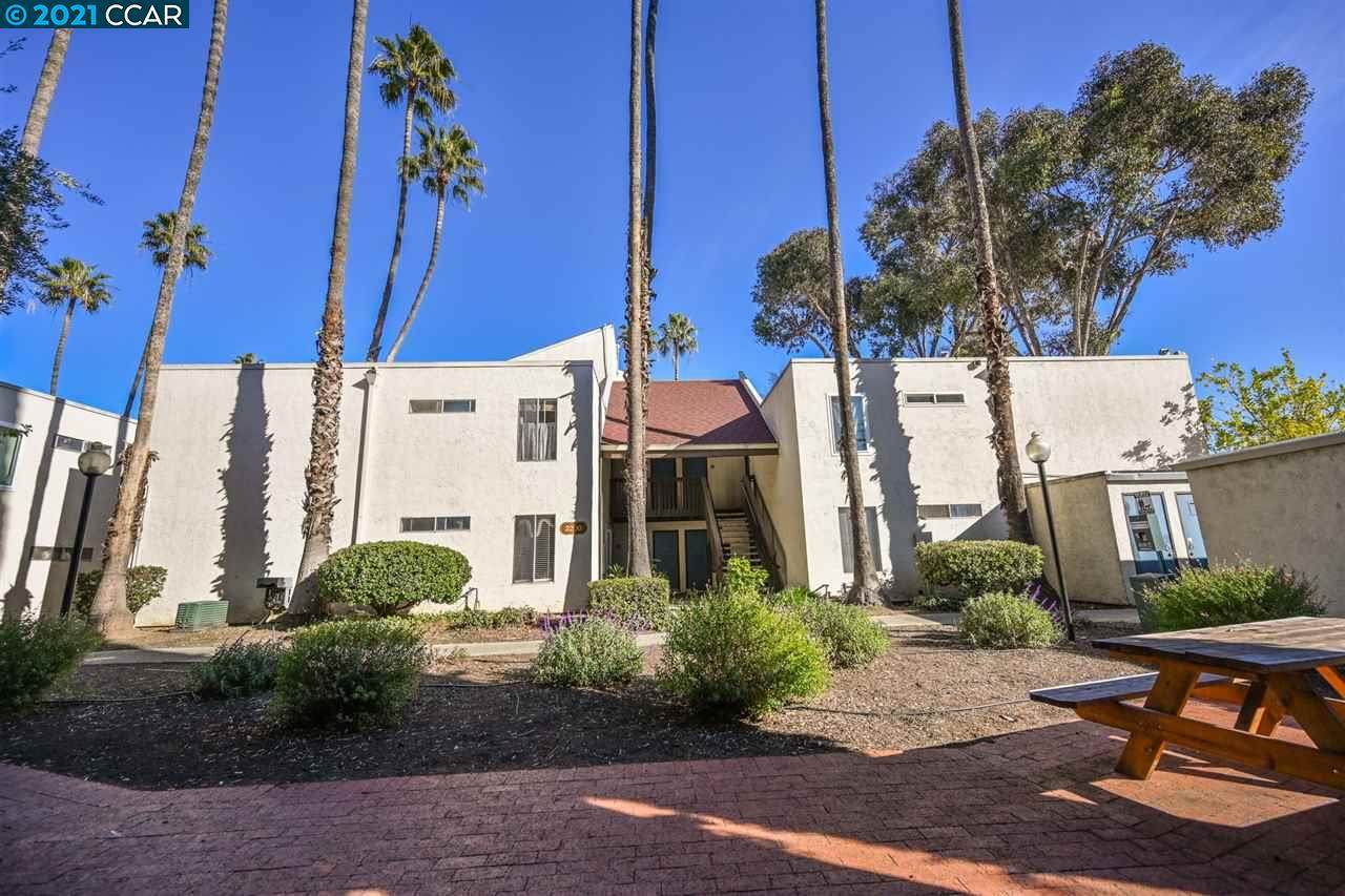 2200 Laguna Cir B - Photo 1