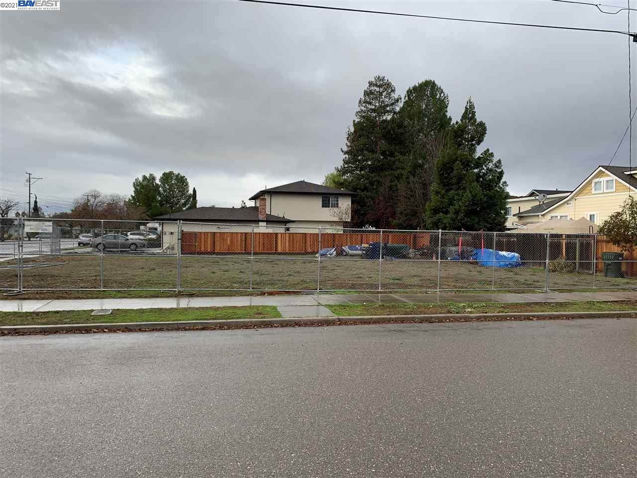613 N St - Photo 1