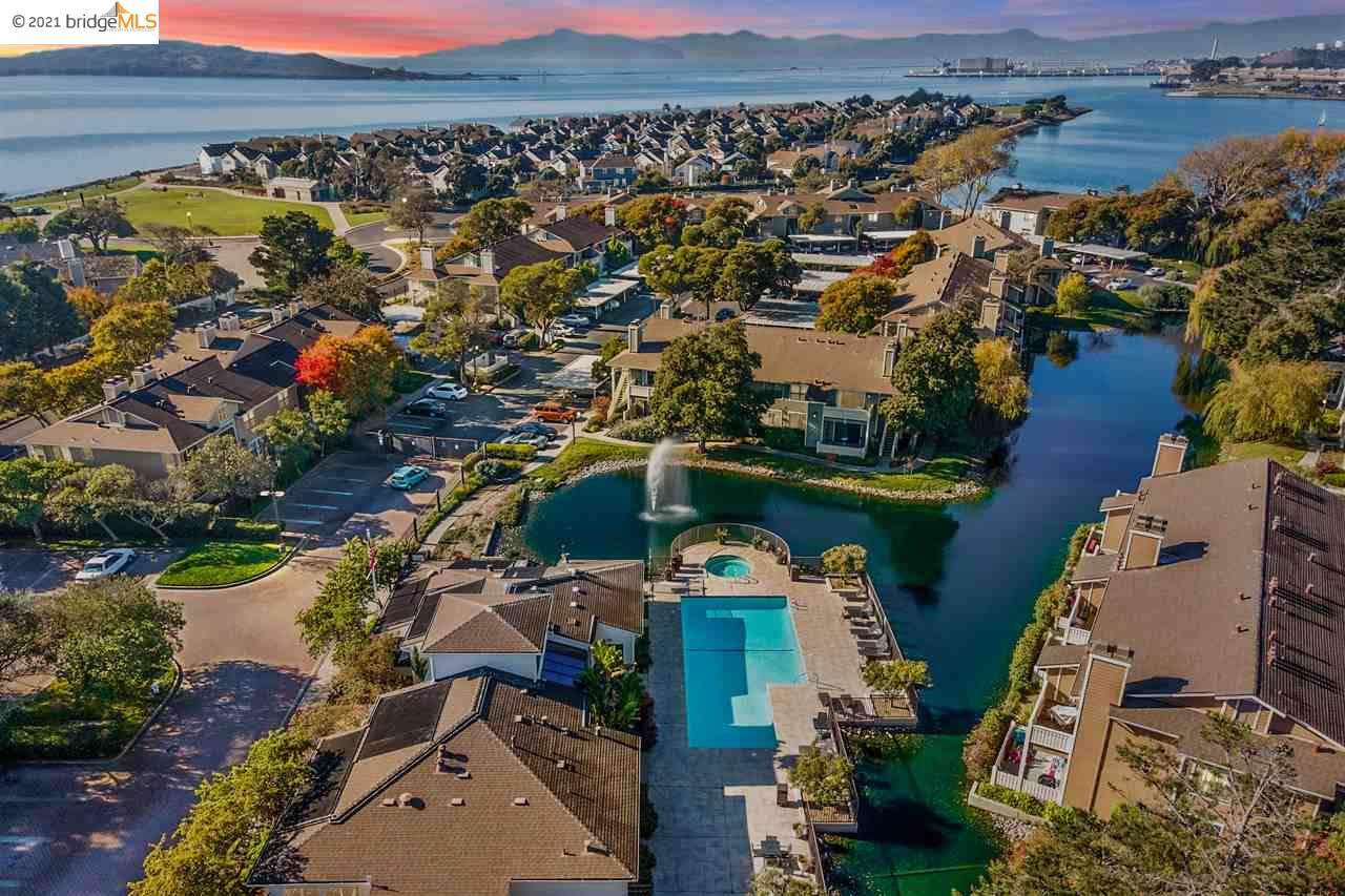 5 Shoreline Ct - Photo 1