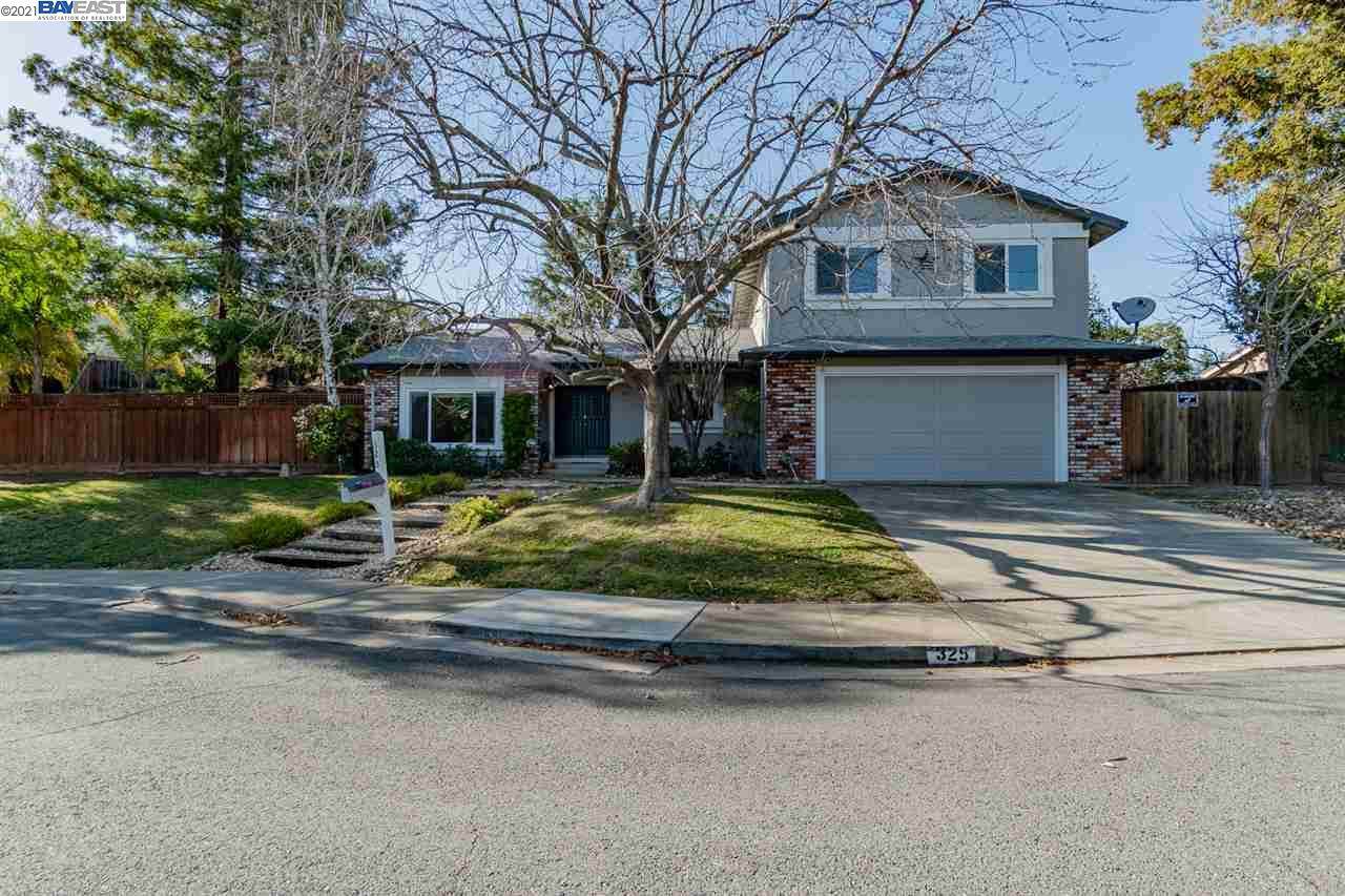 325 Roundhill Ct - Photo 1
