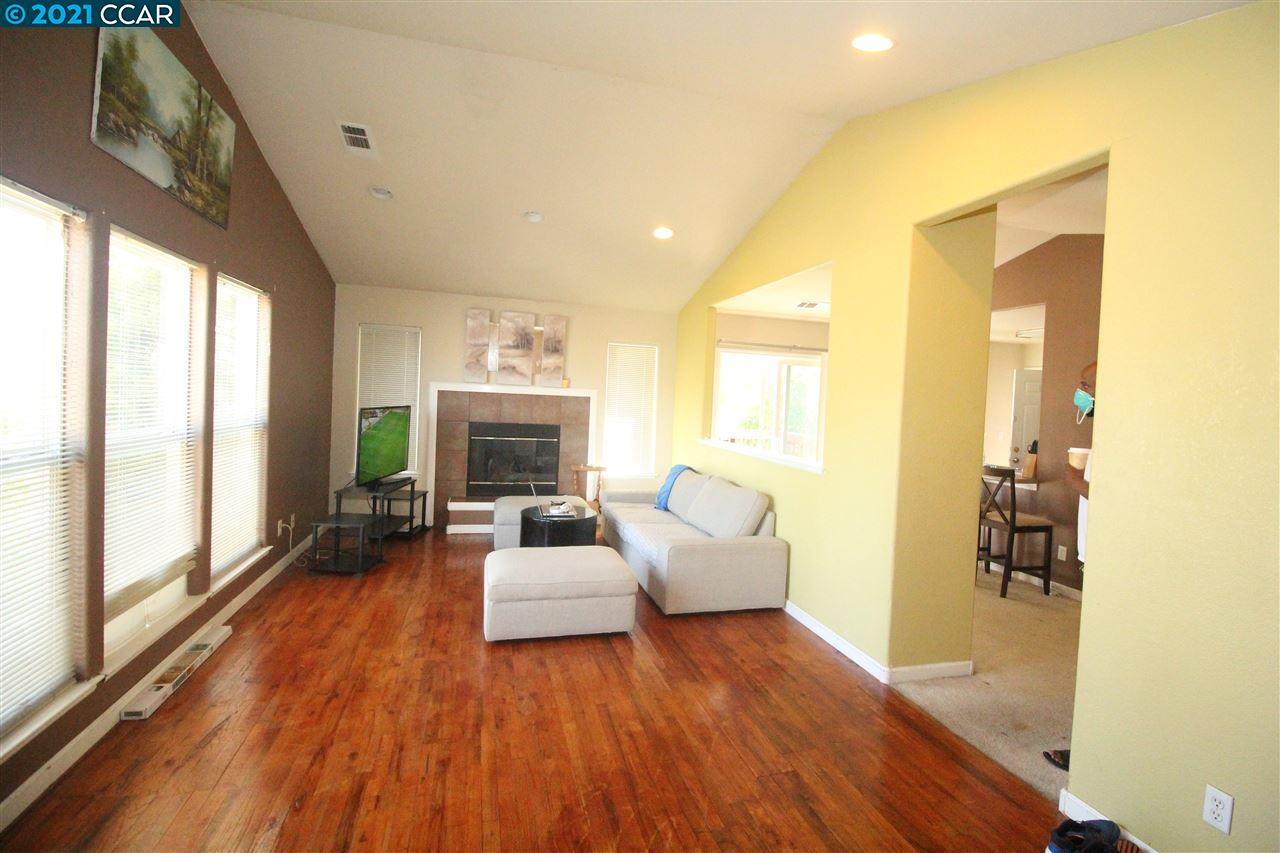 2124 20th - Photo 1
