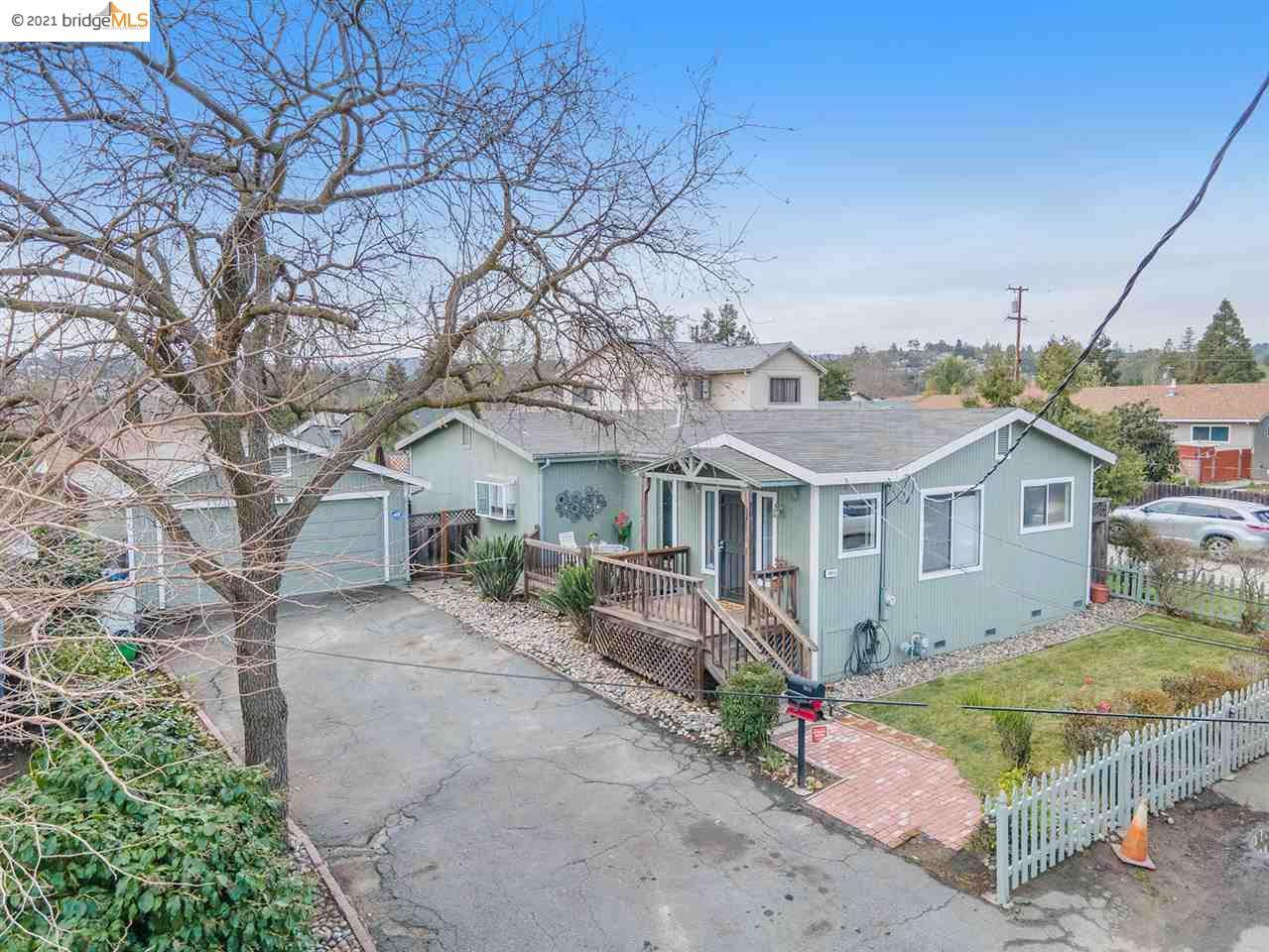 2812 Leslie Ave - Photo 1