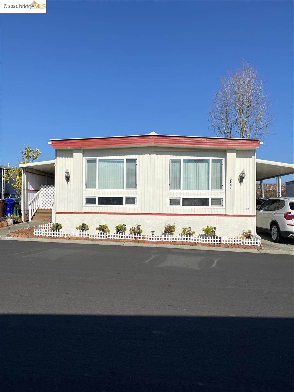 SAN Pablo Ave 226 - Photo 1