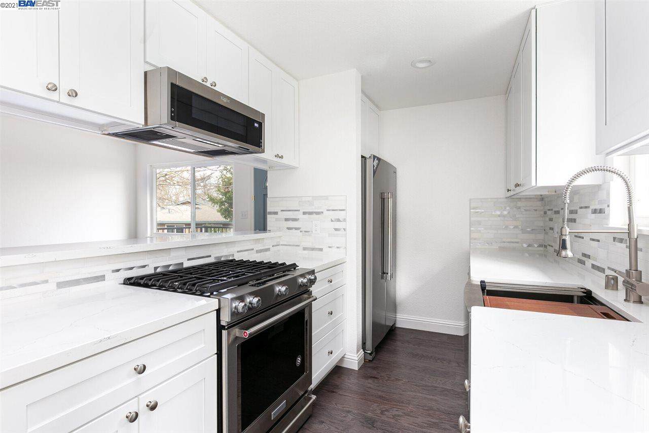 2305 Foothill Rd 4 - Photo 1