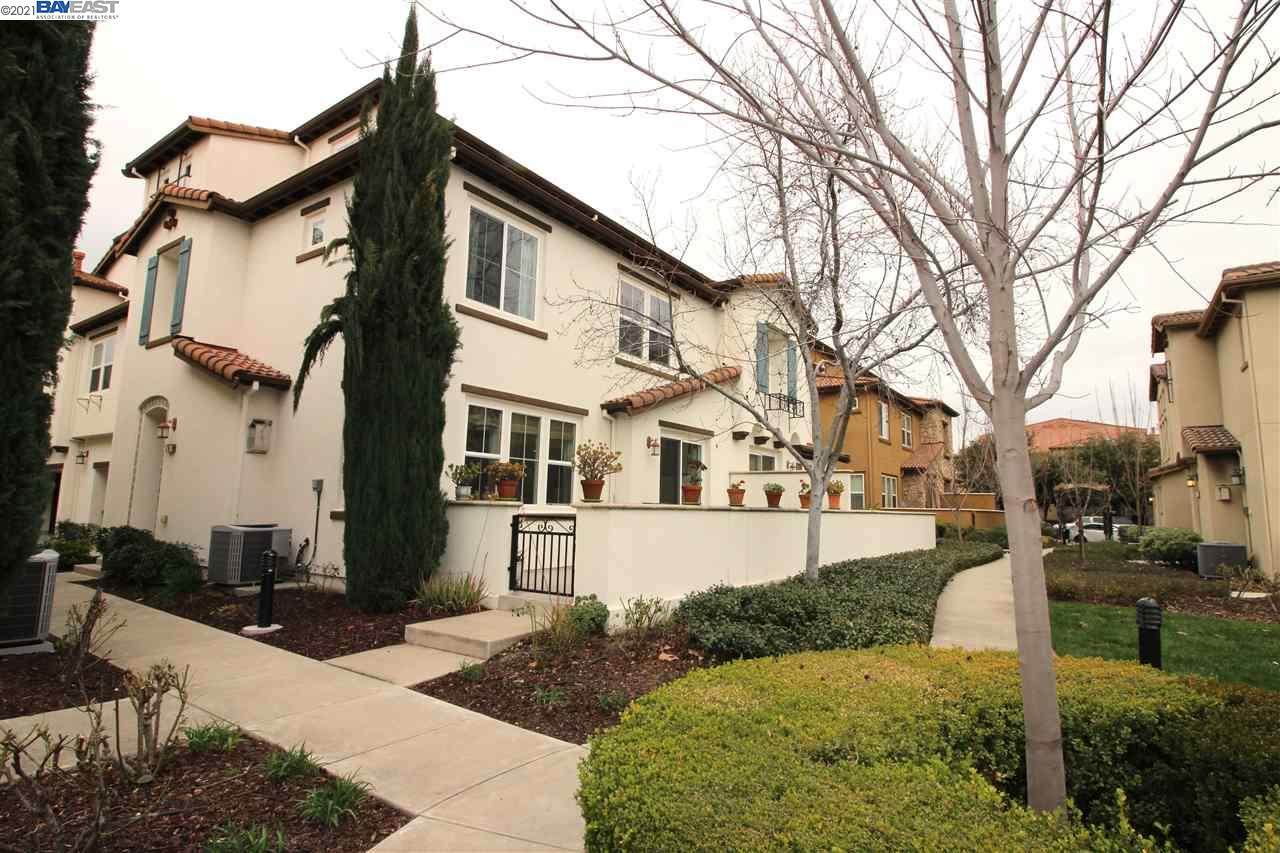 2853 Quarryhill Ave 4 - Photo 1