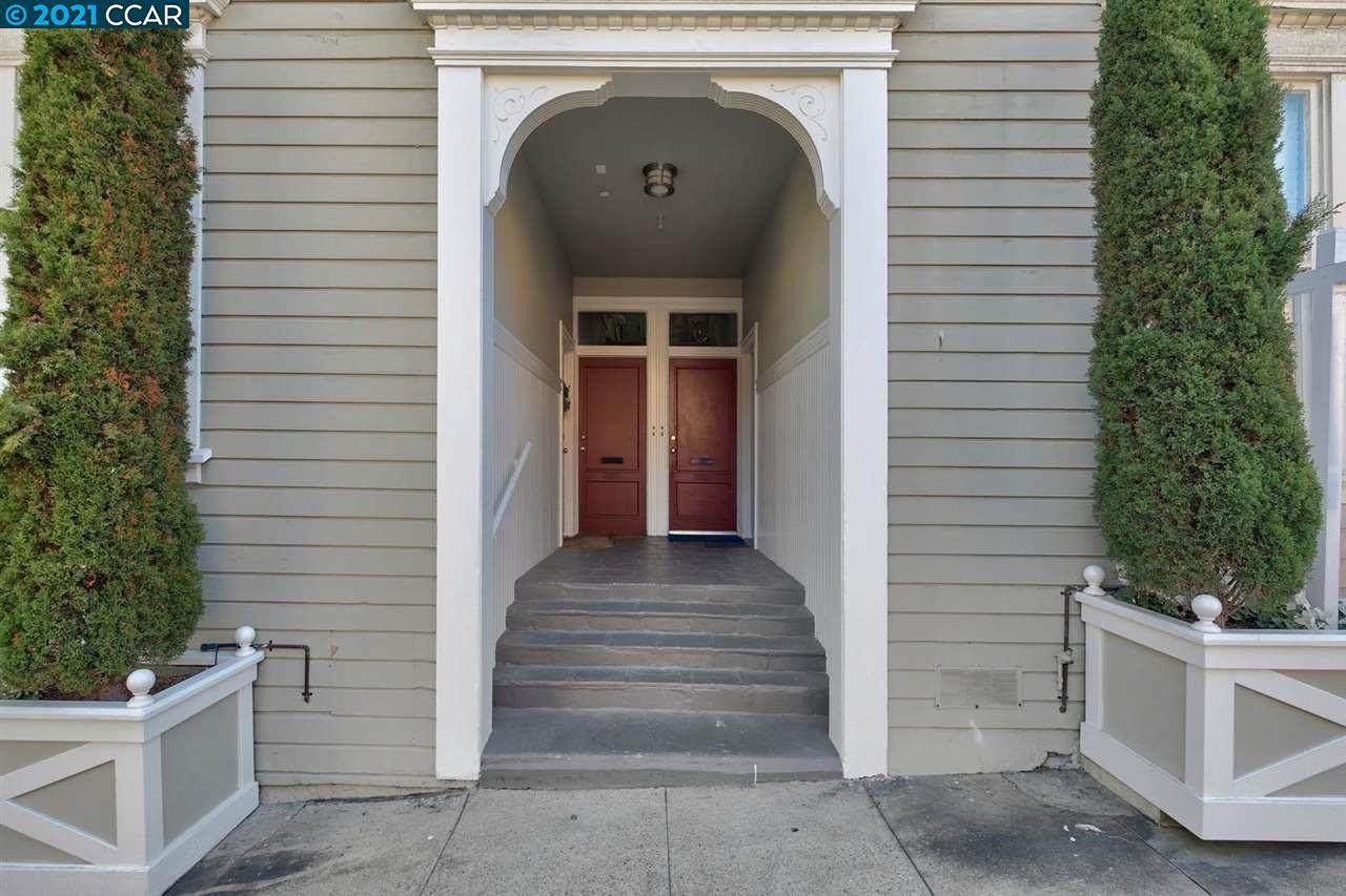 2918 Baker St - Photo 1