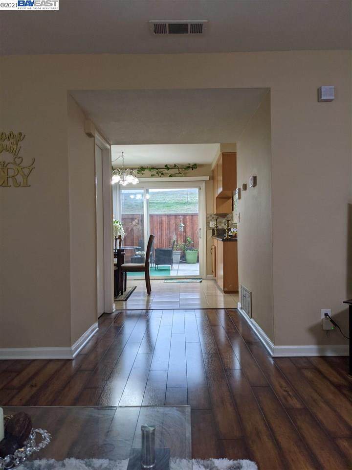 1424 Spring Valley Cmn - Photo 1