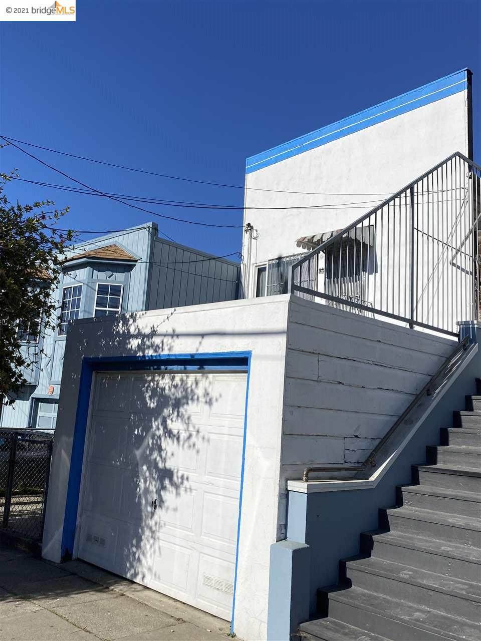 1748 La Salle Ave - Photo 1