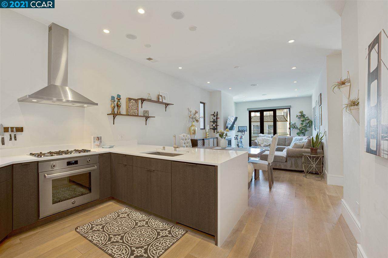 1731 Larkin 3 - Photo 1