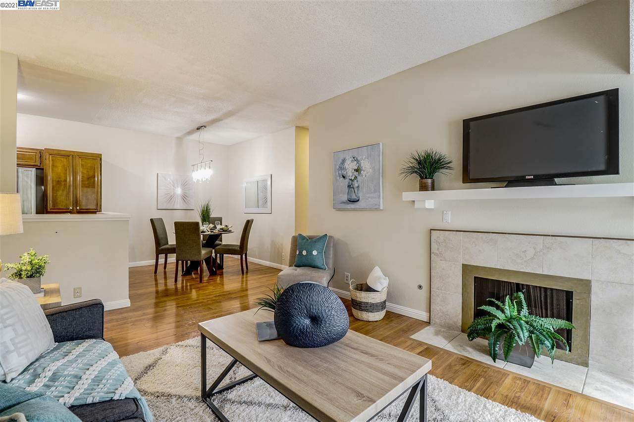 3663 Oakwood Ter 213 - Photo 1