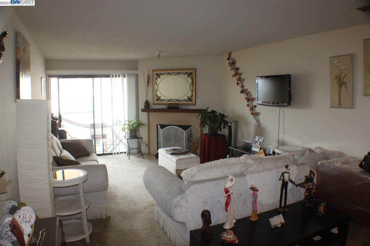 1132 Carpentier St - Photo 1