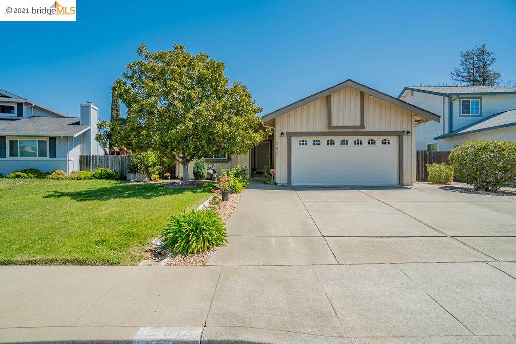 815 Emperor Drive - Photo 1
