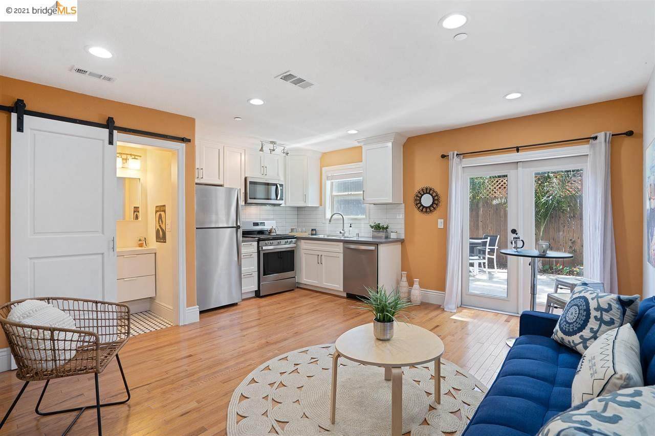 567 Sycamore St - Photo 1