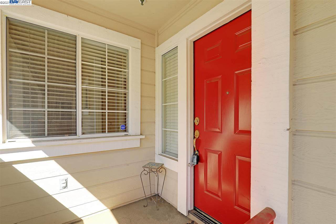 422 Skyline Dr - Photo 1