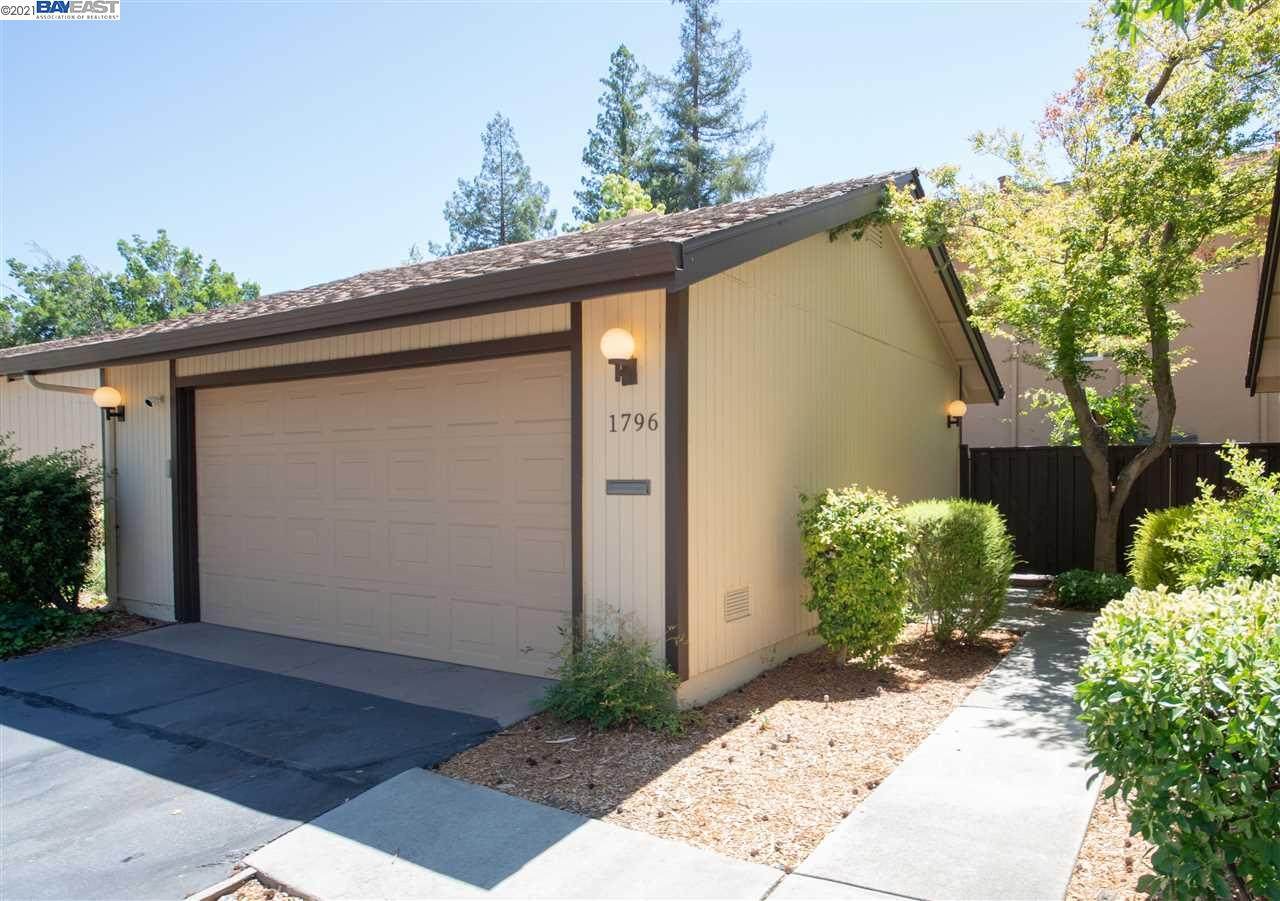 1796 Countrywood Ct - Photo 1