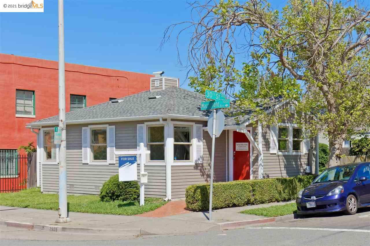 2931 Macdonald Ave - Photo 1