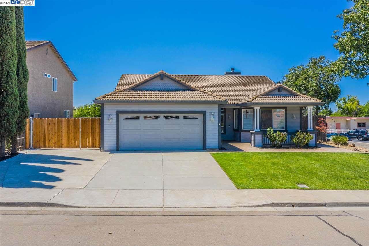 105 Mercedes Ln - Photo 1