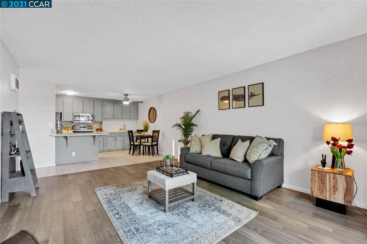955 Shorepoint Ct 216 - Photo 1