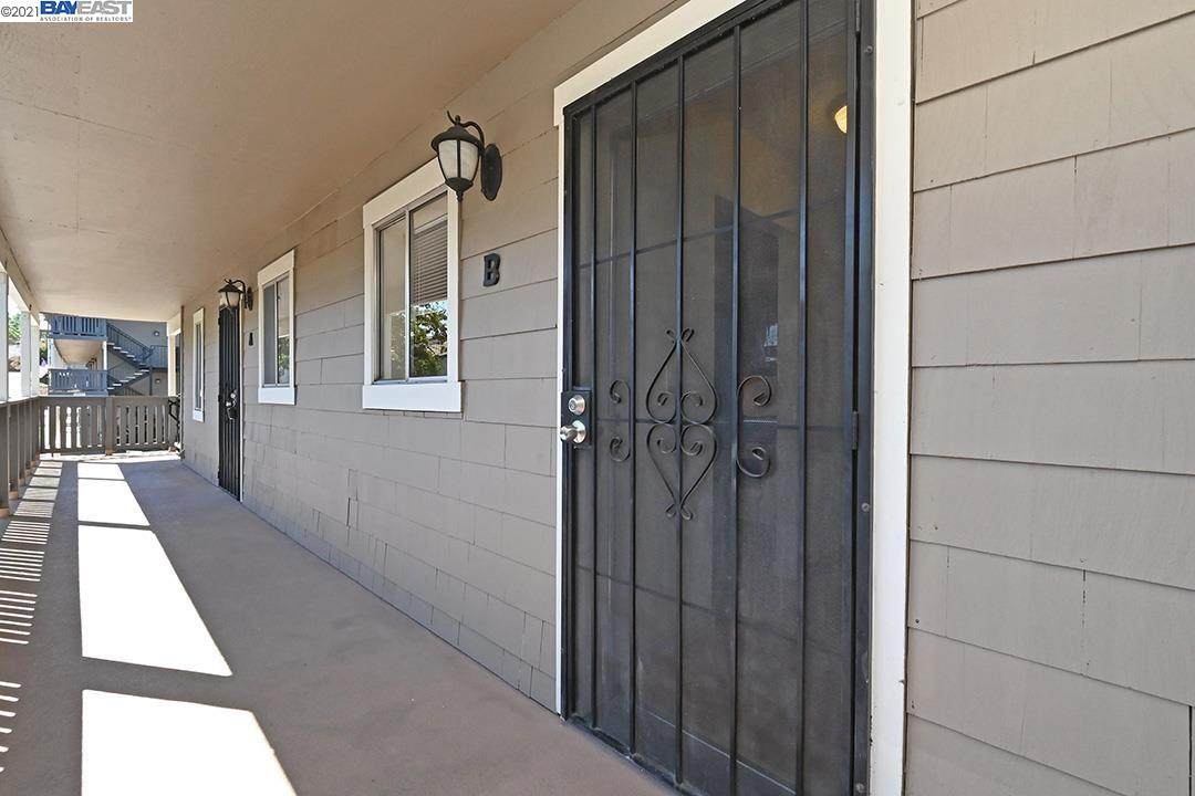 3845 Vineyard Ave B - Photo 1