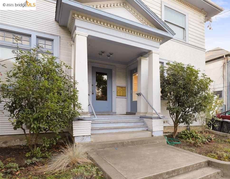 1822 Hearst Ave B - Photo 1