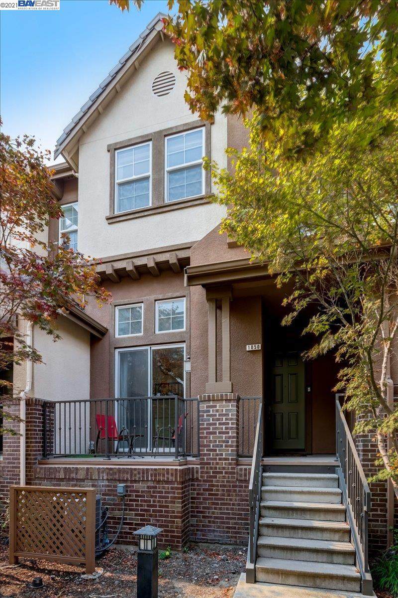 1050 Moonstone Ter - Photo 1