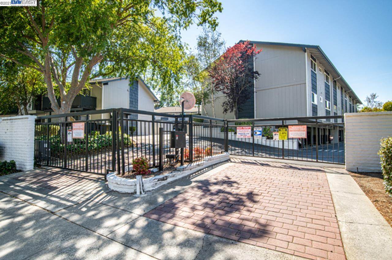 9085 Alcosta Blvd 334 - Photo 1