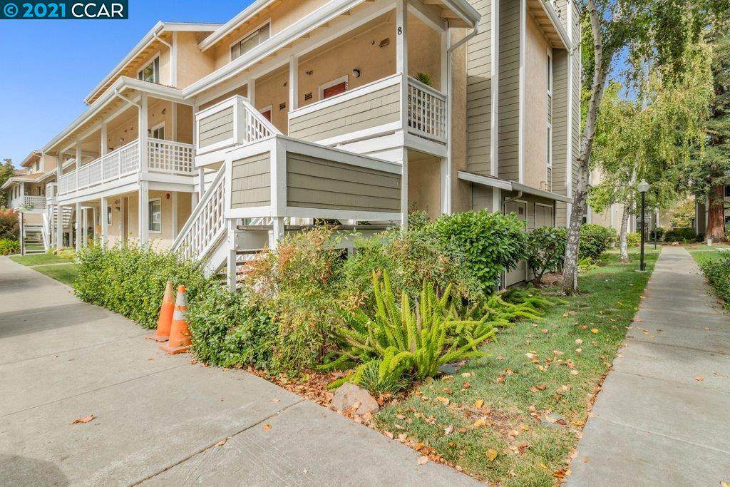 2581 Oak Rd B - Photo 1