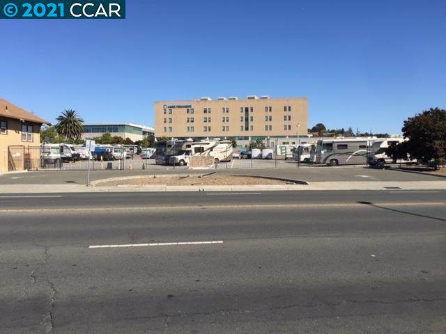 1668 Broadway St - Photo 1