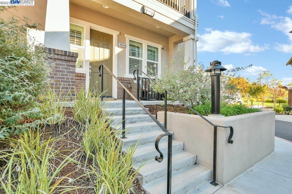 3925 Portola Cmn 4 - Photo 1