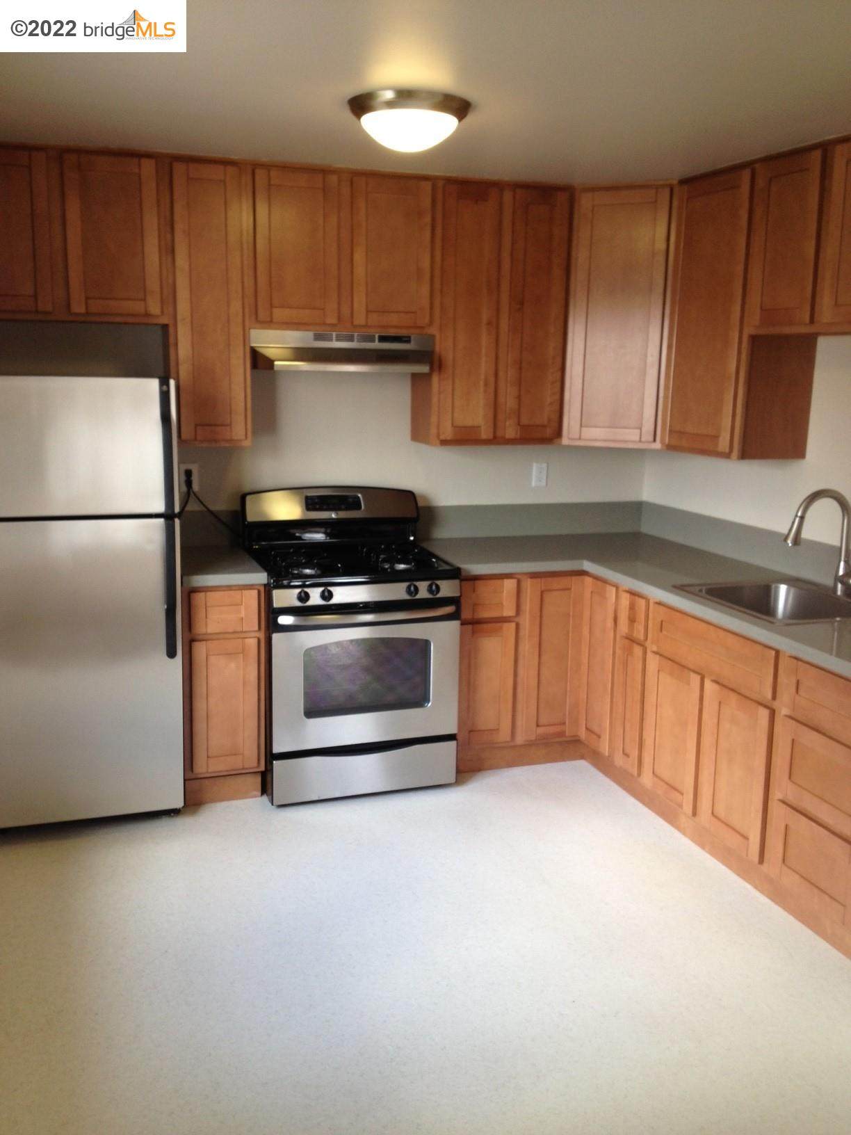 992 44Th St - Photo 1