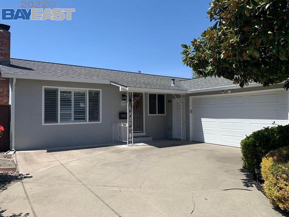 273 Hillcrest Ave - Photo 1