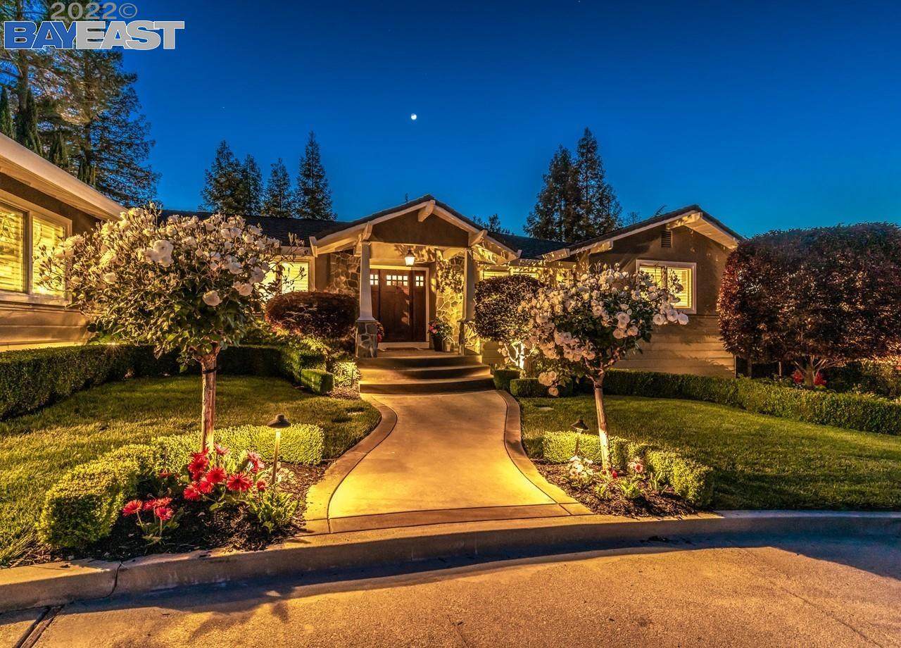 475 Constitution Dr - Photo 1