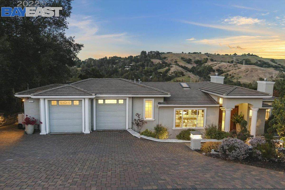 11 Crestview Ct - Photo 1