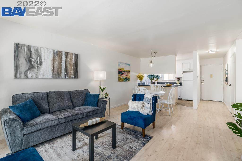 325 Kitty Hawk Rd 214 - Photo 1
