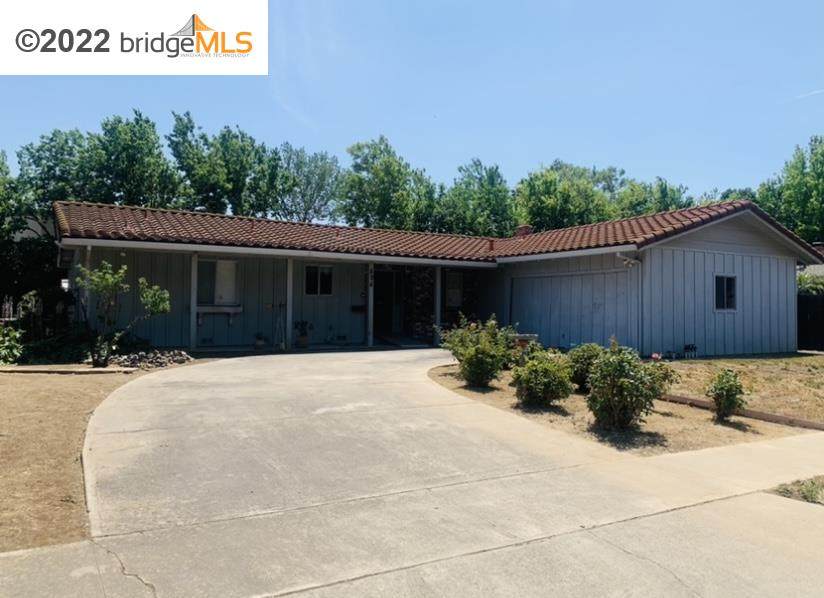 676 Southwood Dr - Photo 1