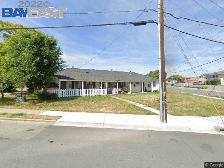 2409 Sunset Dr - Photo 1