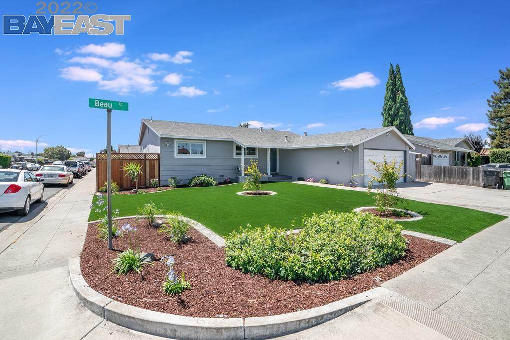 5585 Beau Ct - Photo 1