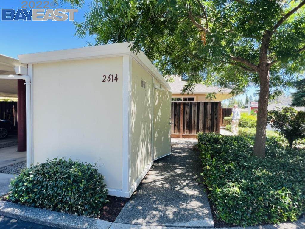 2614 Meadow Glen Dr - Photo 1